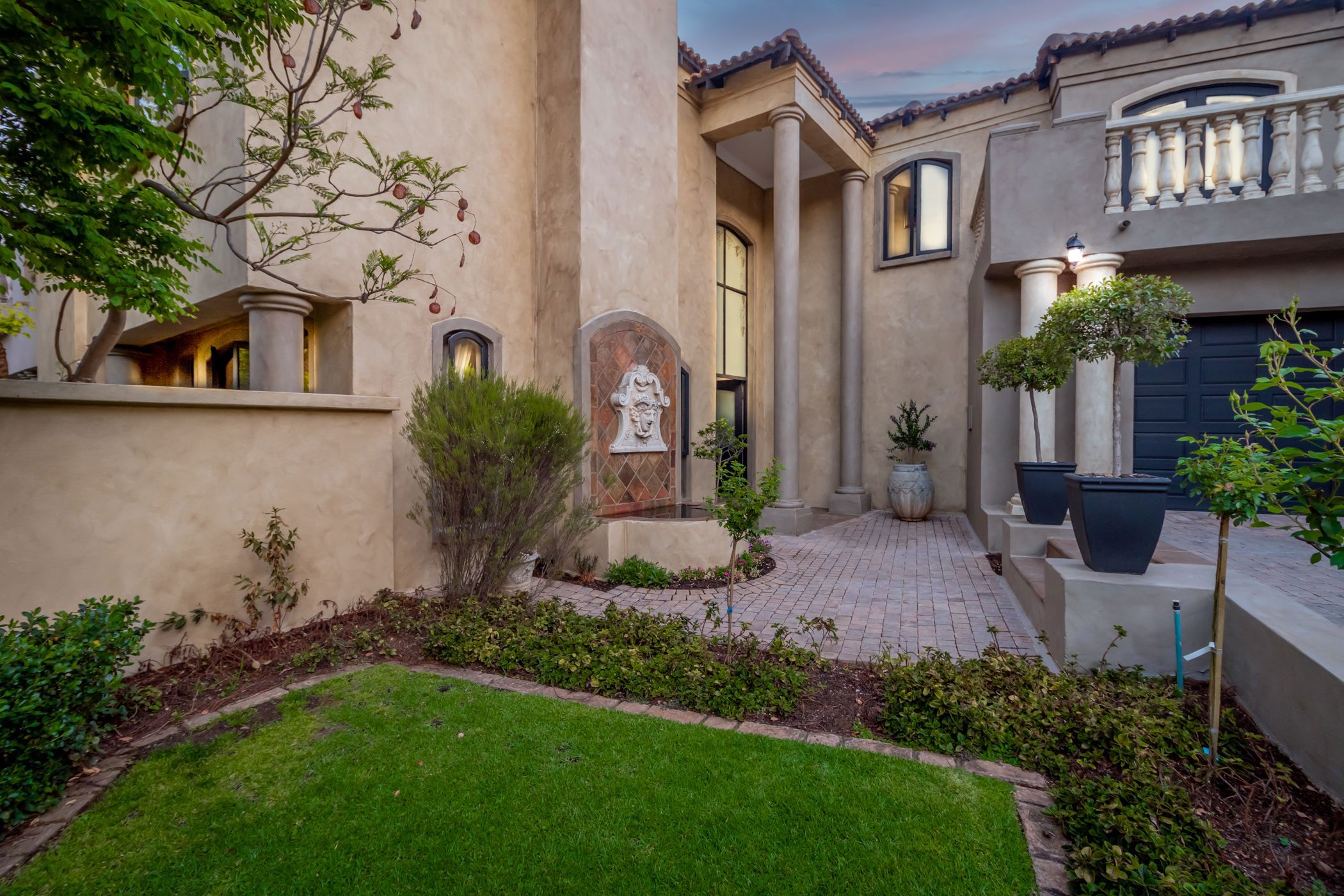 Security estate home for sale in Featherbrooke Estate - 1KR1631759