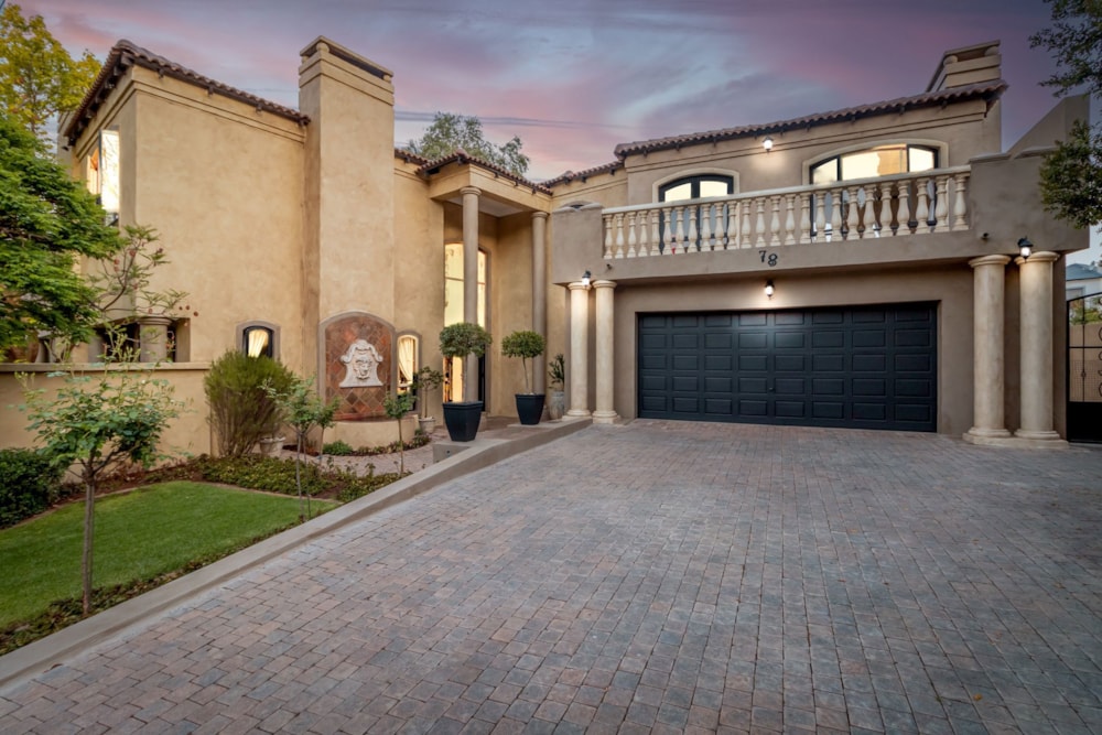 Security estate home for sale in Featherbrooke Estate - 1KR1631759