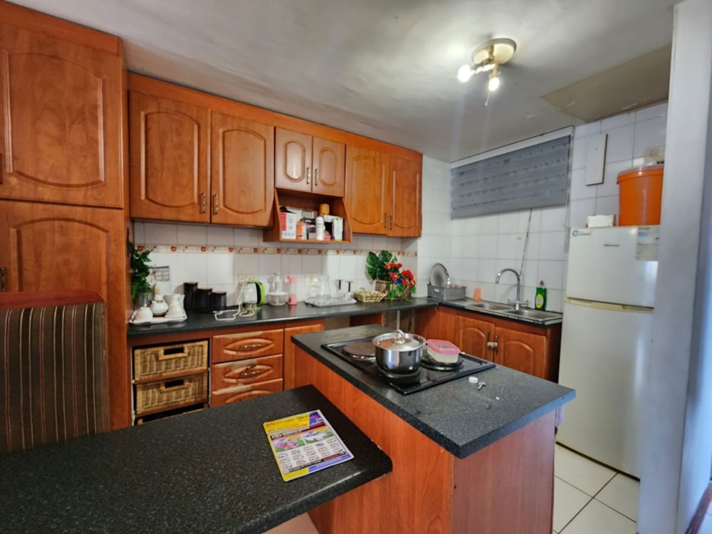 Apartment for sale in South Beach Durban - 1DA1634900 Apartment for sale in South Beach Durban - 1DA1634900