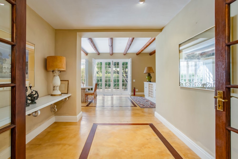 Single-storey house for sale in Franschhoek - FWI1745596 Single-storey house for sale in Franschhoek - FWI1745596