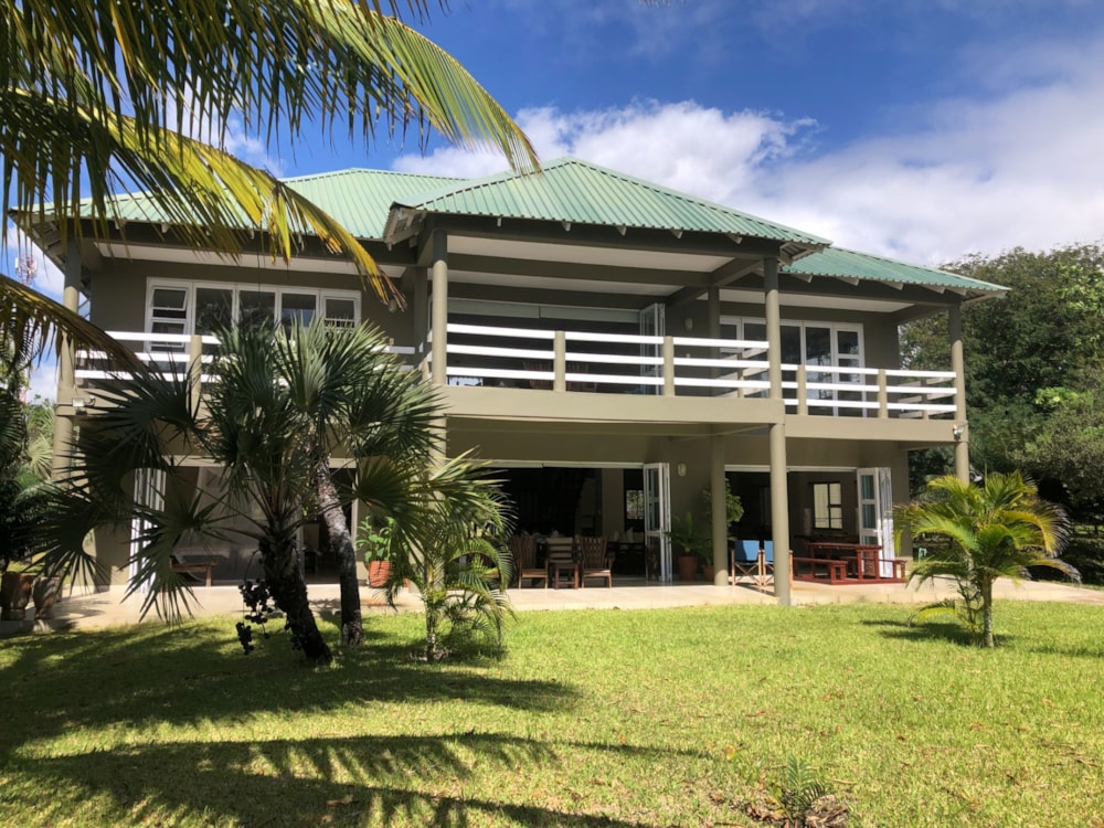 Guesthouse for sale in Inhassoro, Mozambique - 3MQ1631458