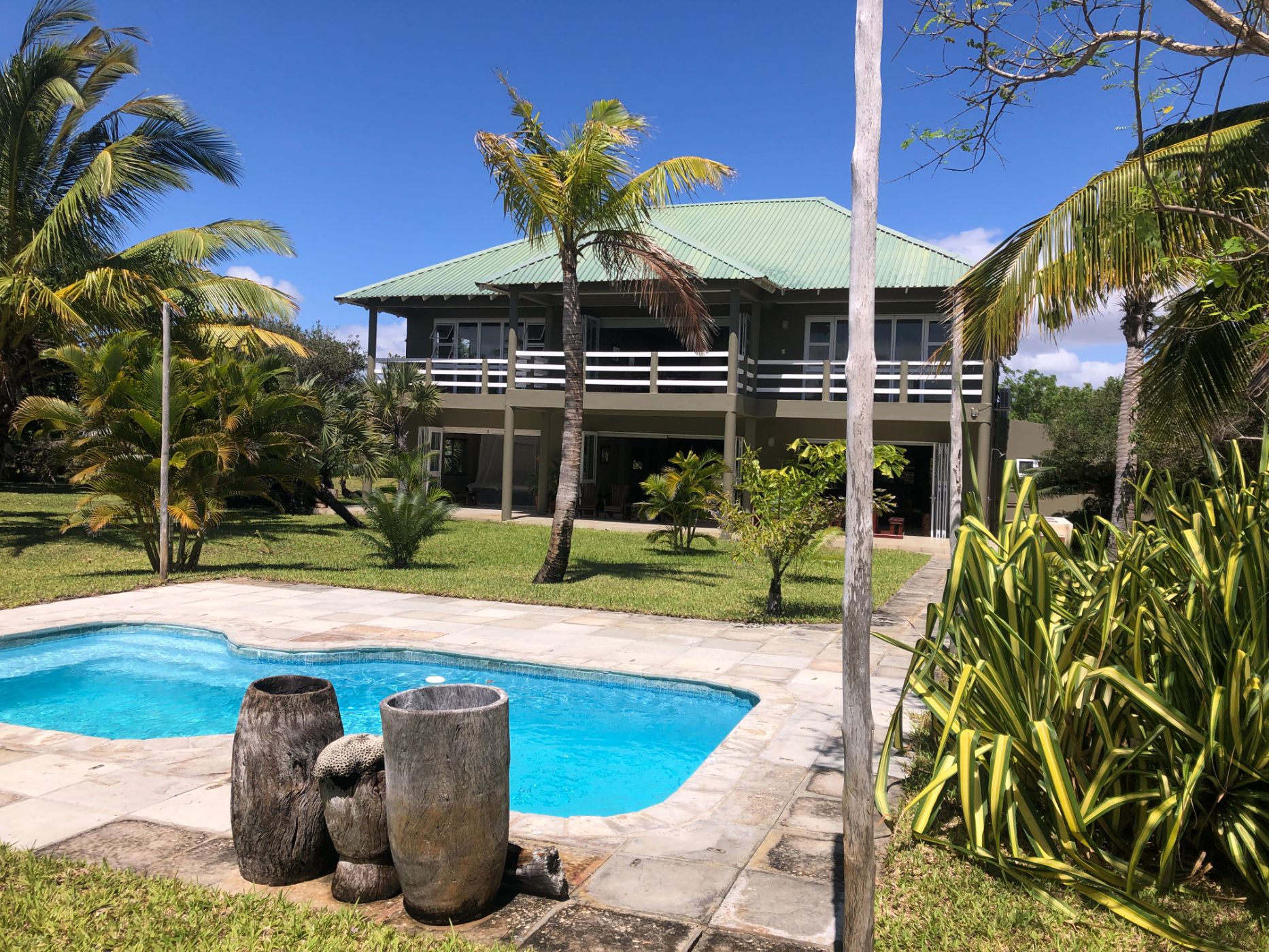 Guesthouse for sale in Inhassoro, Mozambique - 3MQ1631458