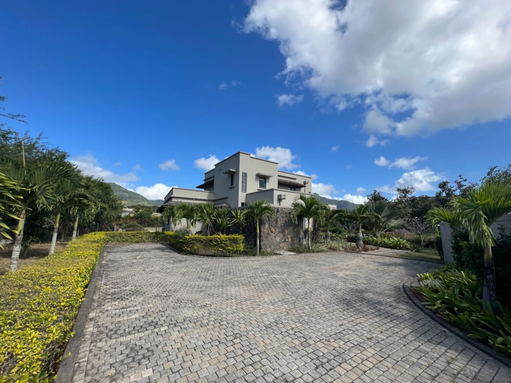 House for sale in Tamarin, Mauritius - MUR1588870