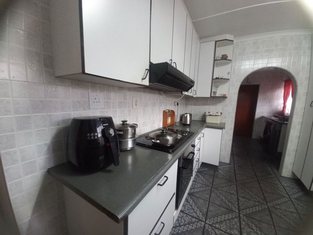 House for sale in Brackenham - 1RY1631553