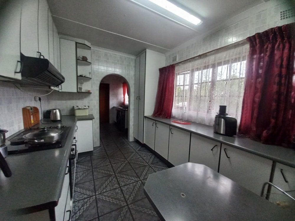 House for sale in Brackenham - 1RY1631553