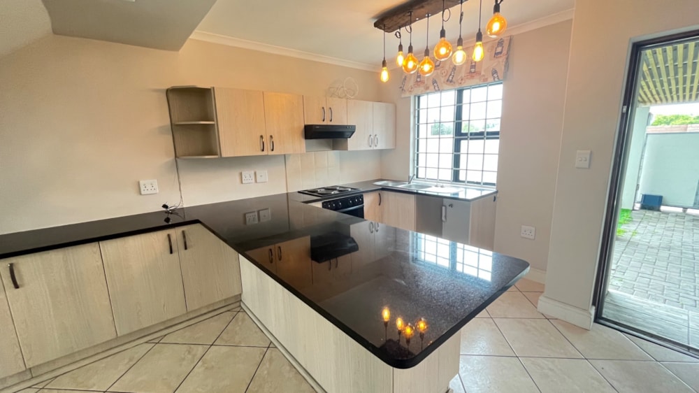 Townhouse for sale in Paradise Beach, Jeffreys Bay - 1JF1625823