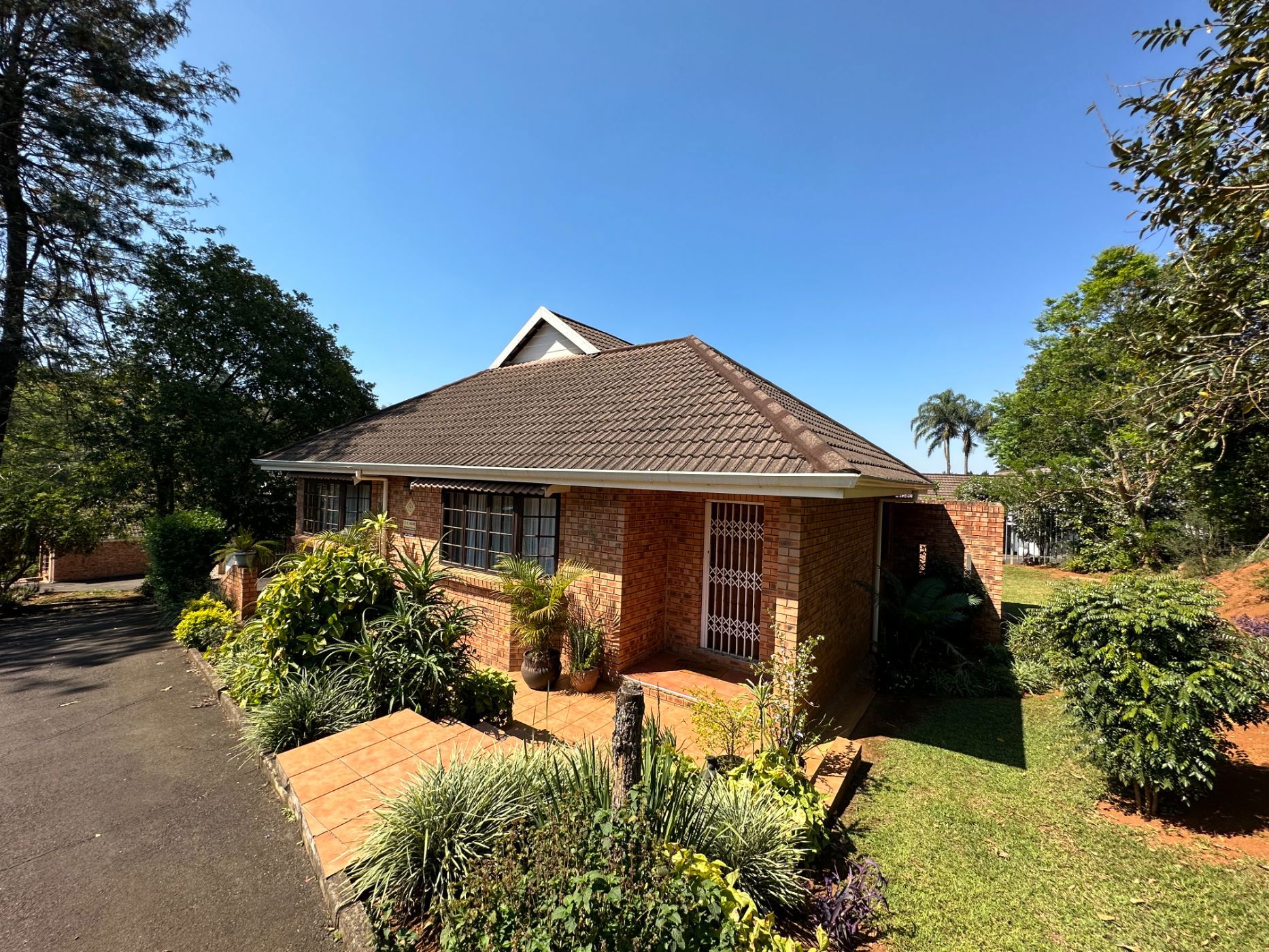 Townhouse let in Clarendon - 1PM1710143