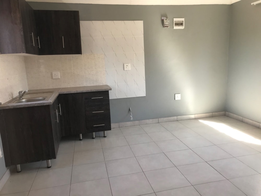 Apartment to rent in Beaconsfield - 1KJ1703819 Apartment to rent in Beaconsfield - 1KJ1703819