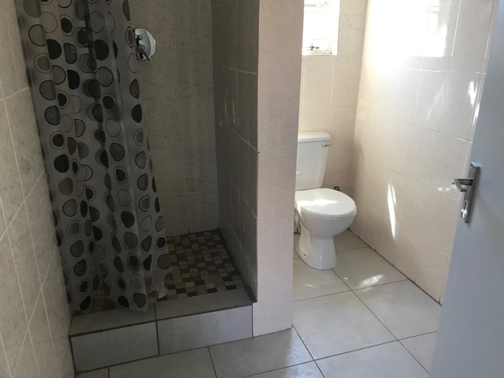 Apartment to rent in Beaconsfield - 1KJ1703819 Apartment to rent in Beaconsfield - 1KJ1703819
