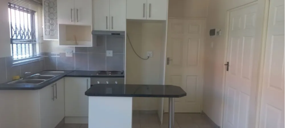 Apartment for sale in Mthatha - 1MH1735659 Apartment for sale in Mthatha - 1MH1735659