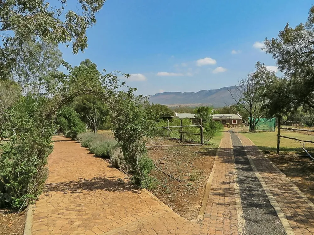 Mixed use farm for sale in Skeerpoort - 1HR1631816
