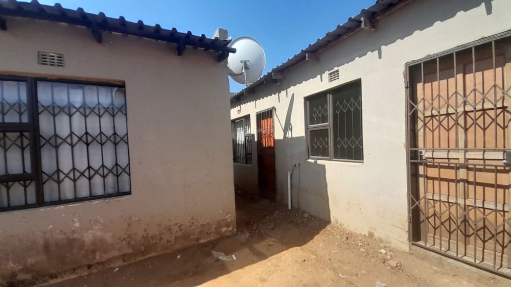 House for sale in Orange Farm - 1VT1631605