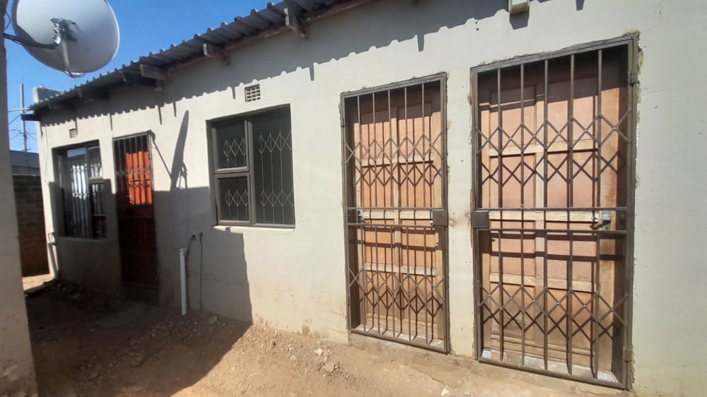 House for sale in Orange Farm - 1VT1631605