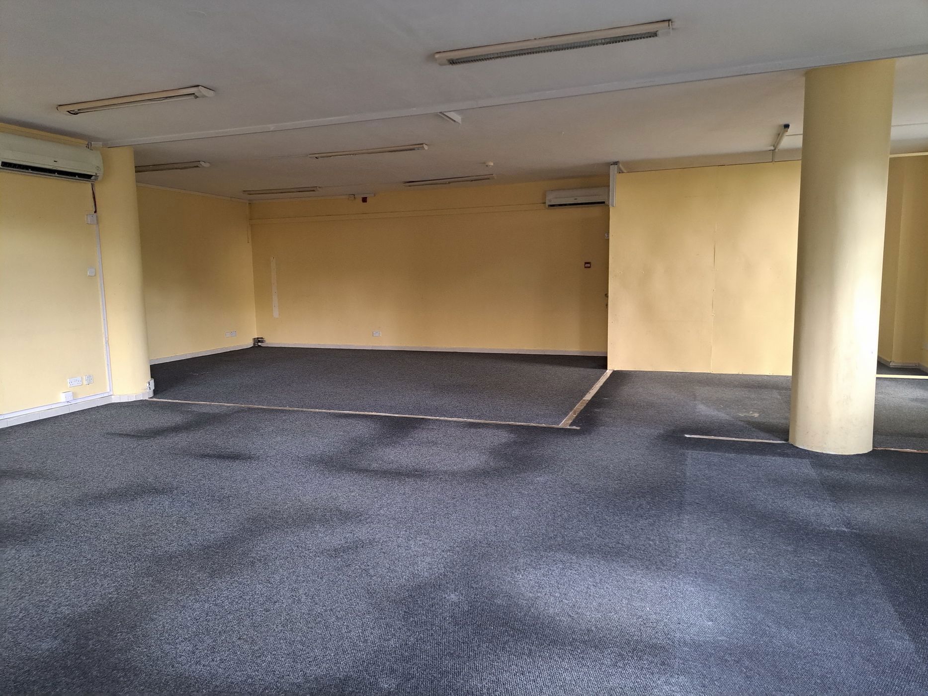 Commercial office to rent in Quatre Bornes, Mauritius - MUR1631668