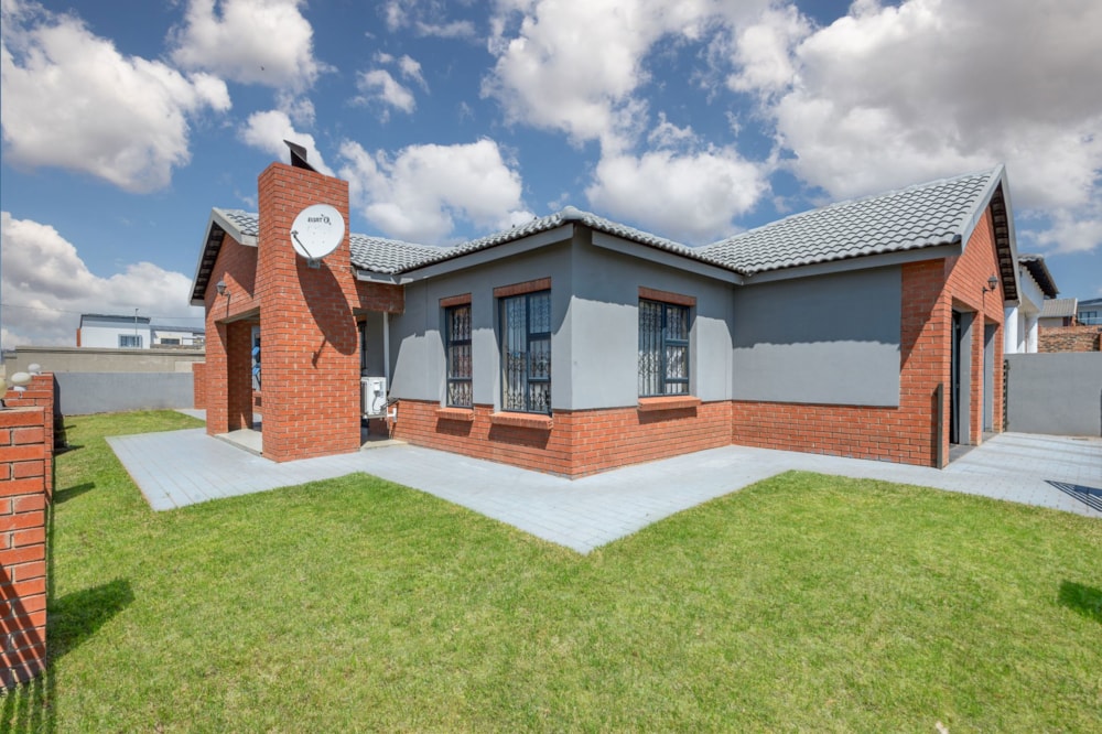 Security estate home for sale in Clayville - KTP1715062