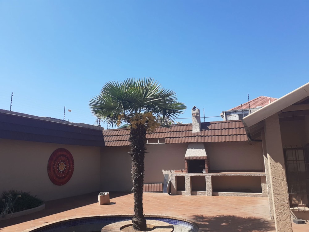 House let in Kensington, Bedfordview Area - ENL1707646 House let in Kensington, Bedfordview Area - ENL1707646