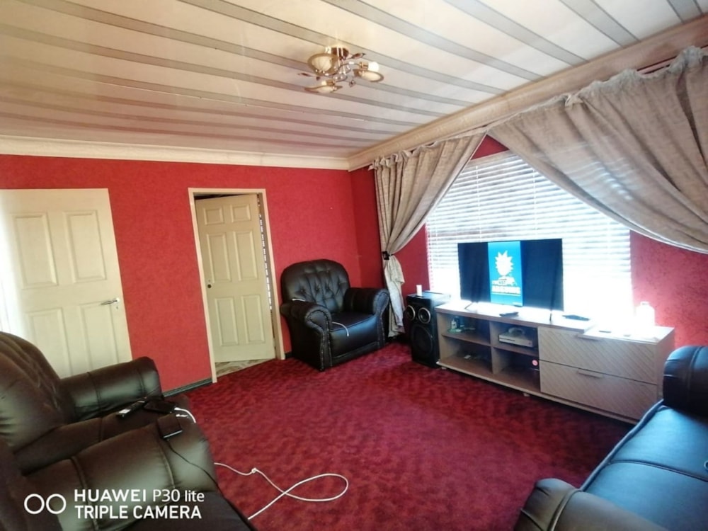 House for sale in Duduza - 1SP1632243 House for sale in Duduza - 1SP1632243