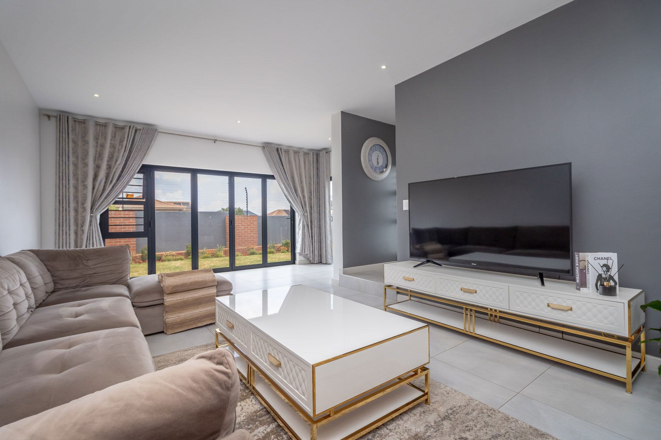 Townhouse to rent in Pinehaven - 1KR1714805