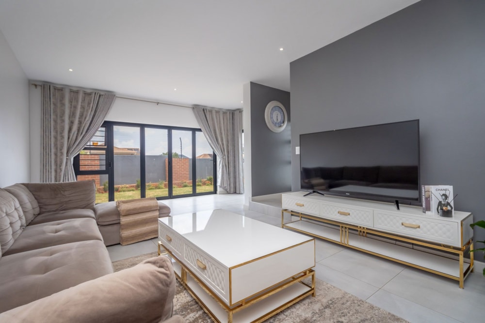 Townhouse let in Pinehaven - 1KR1714805 Townhouse let in Pinehaven - 1KR1714805