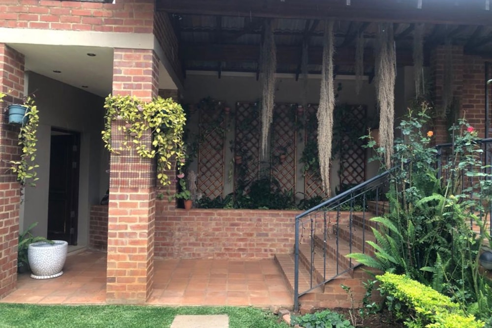 House for sale in Waterkloof Ridge - PT1633133 House for sale in Waterkloof Ridge - PT1633133