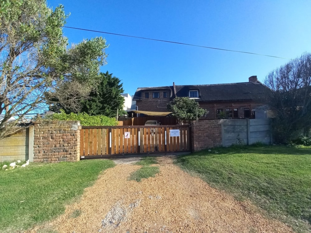 Double-storey house sold in Witsand - 1SR1633094 Double-storey house sold in Witsand - 1SR1633094