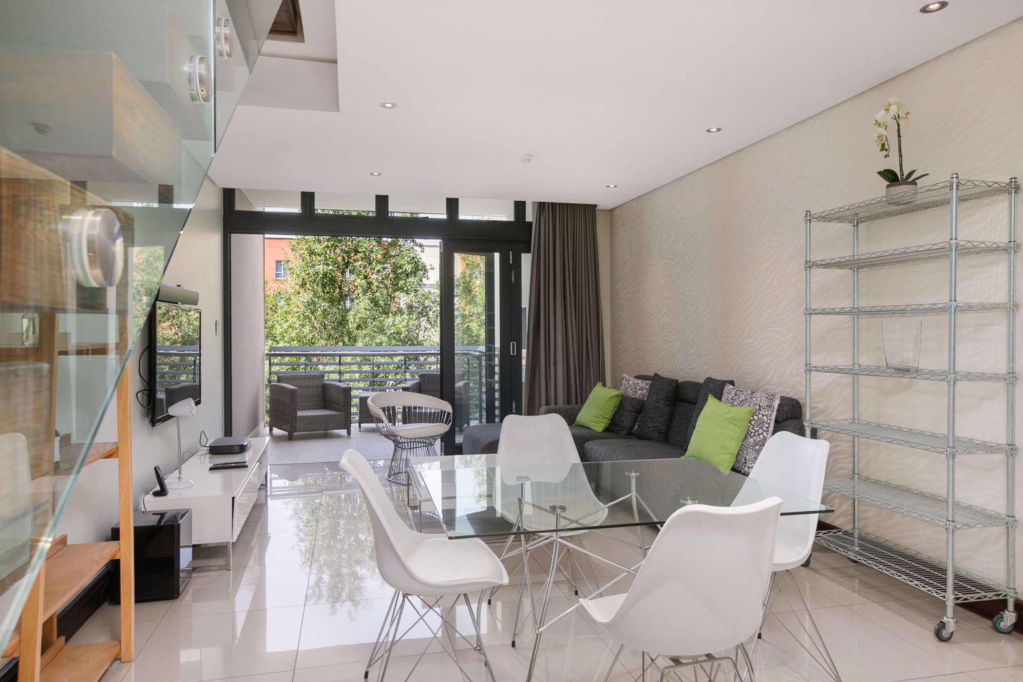 Double-storey apartment to rent in Melrose Arch - JBL1745495