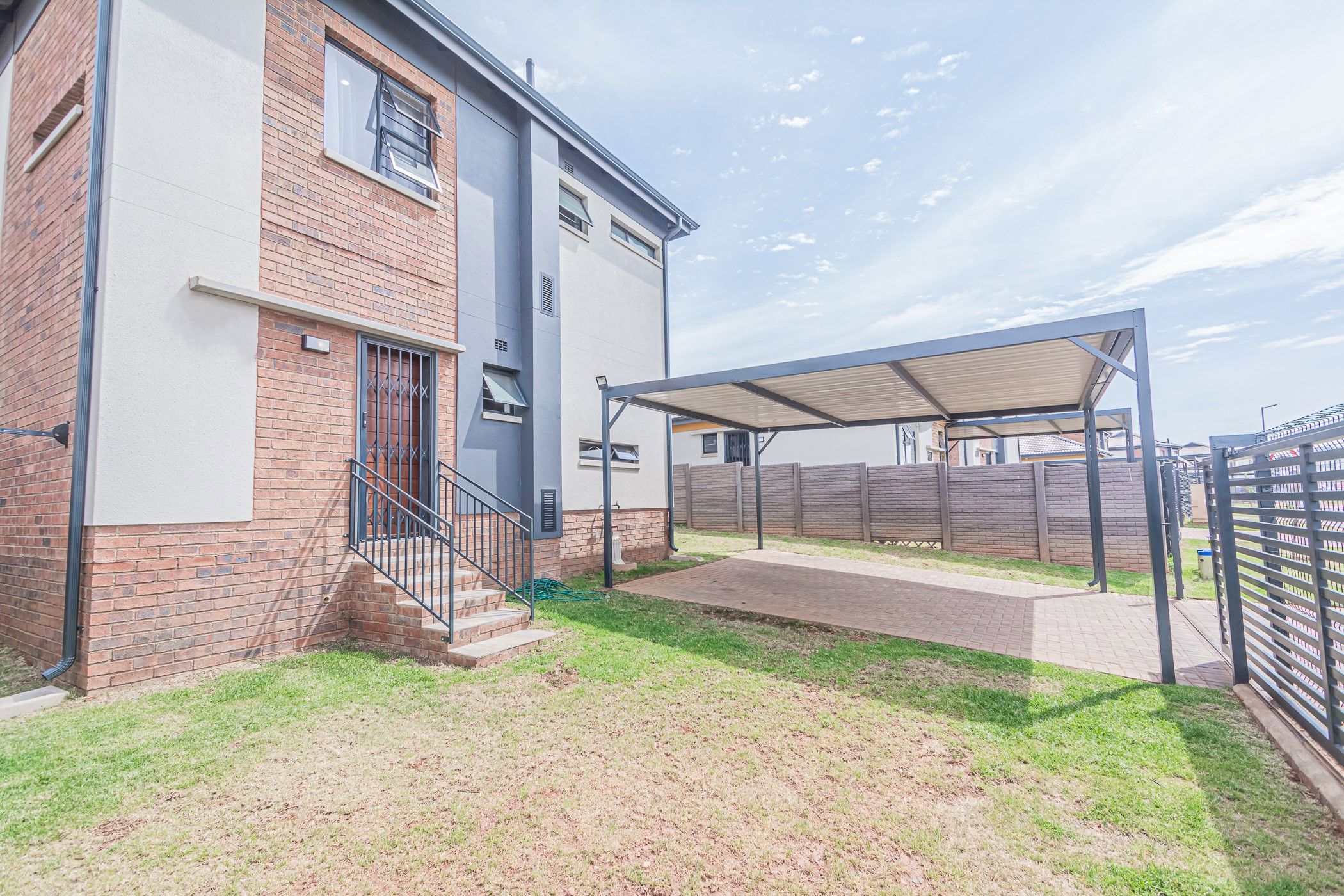 Security estate home for sale in Lotus Gardens - PT1686710