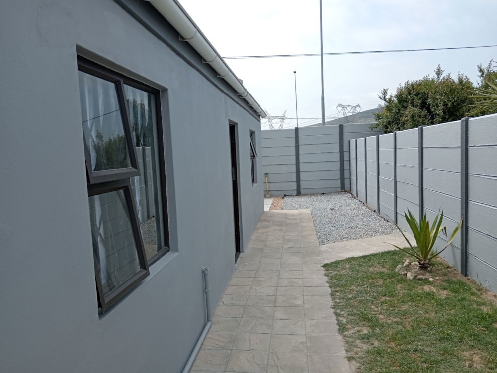 Apartment to rent in Bothasig - 1PLA1737307