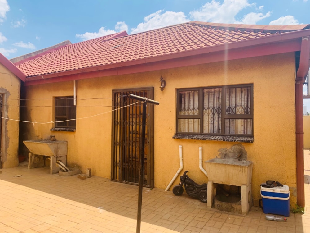 House for sale in Tsakane - 1BJ1633896