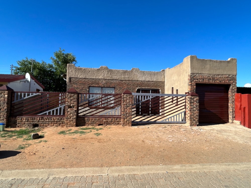 House for sale in Vergenoeg, Kimberley - 1KJ1633979