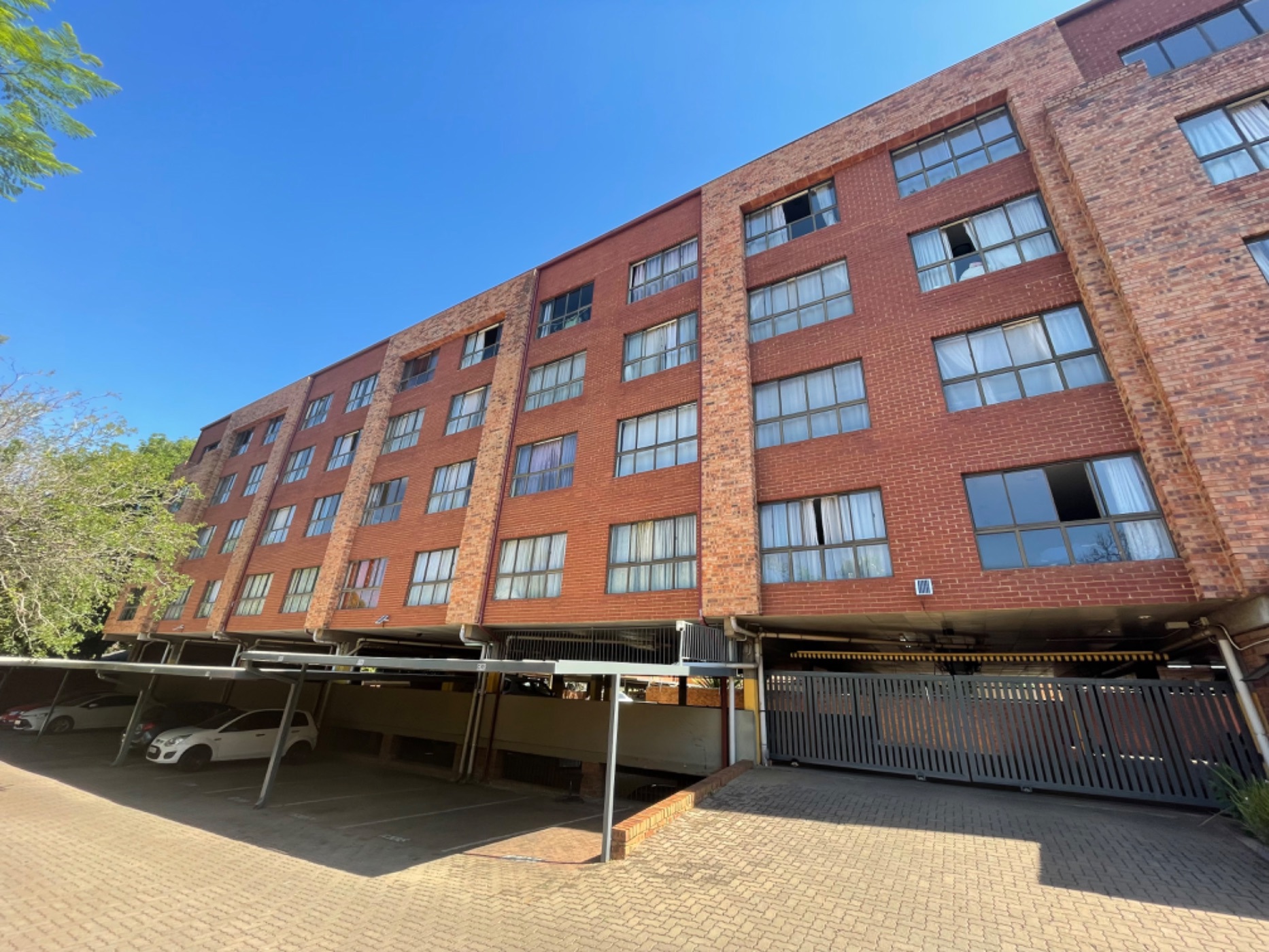 Apartment for sale in Hillcrest, Pretoria - PT1634604