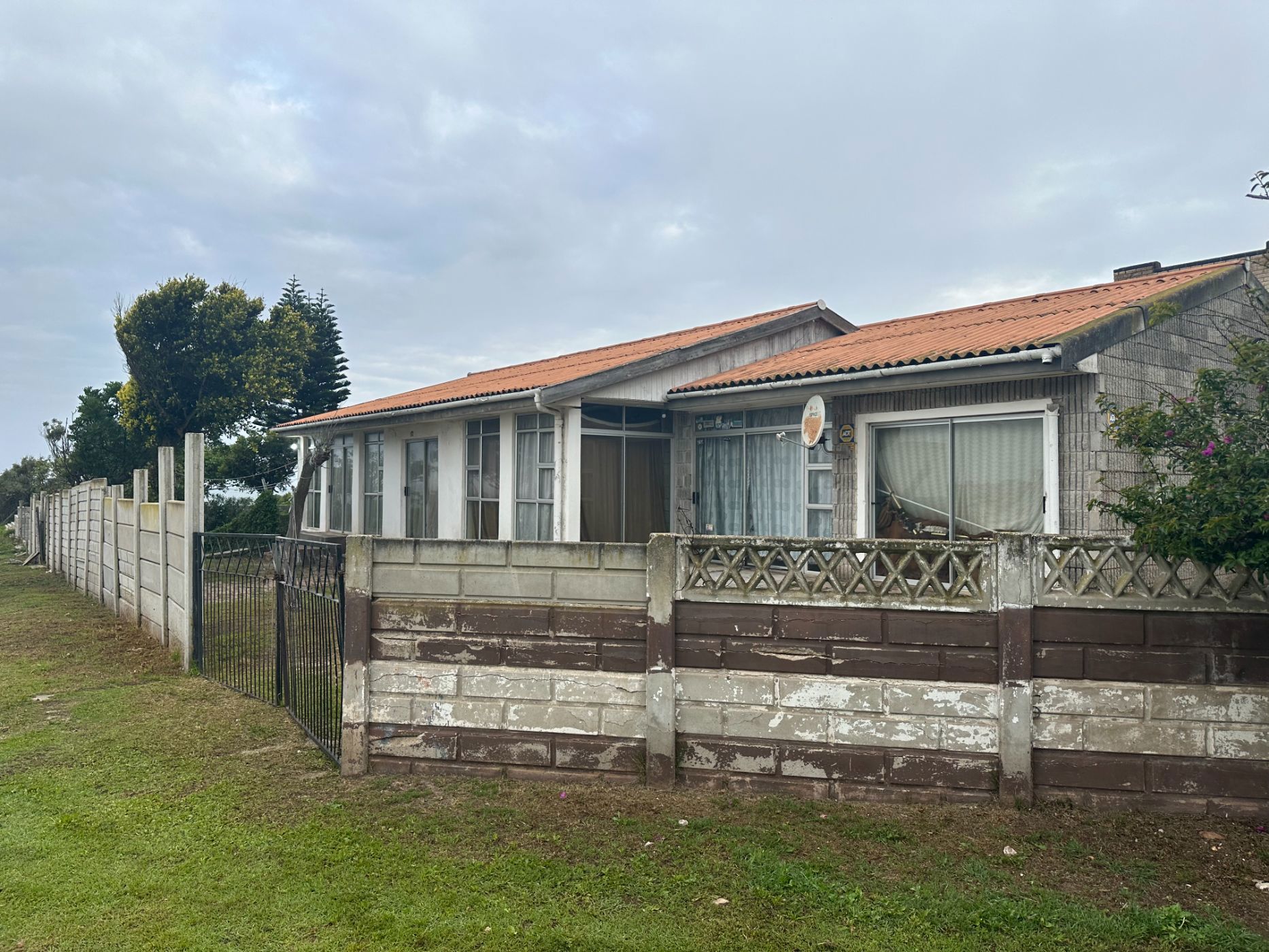 House sold in St Georges Strand - 1PLZ1634287