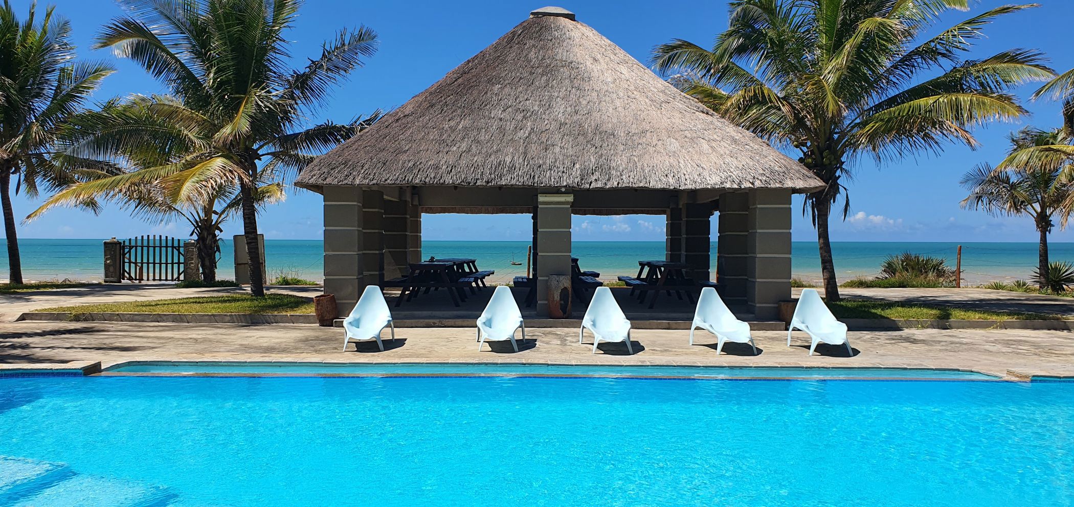 Beach resort for sale in Inhassoro, Mozambique - 3MQ1718019