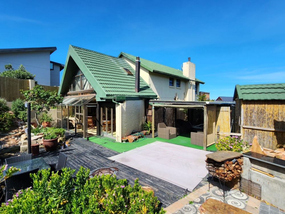 House to rent in Cape St Francis - 1SA1678783 House to rent in Cape St Francis - 1SA1678783