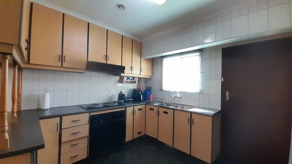 House for sale in Manor Gardens - 1DA1708117 House for sale in Manor Gardens - 1DA1708117