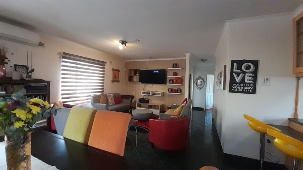 House for sale in Manor Gardens - 1DA1708117 House for sale in Manor Gardens - 1DA1708117