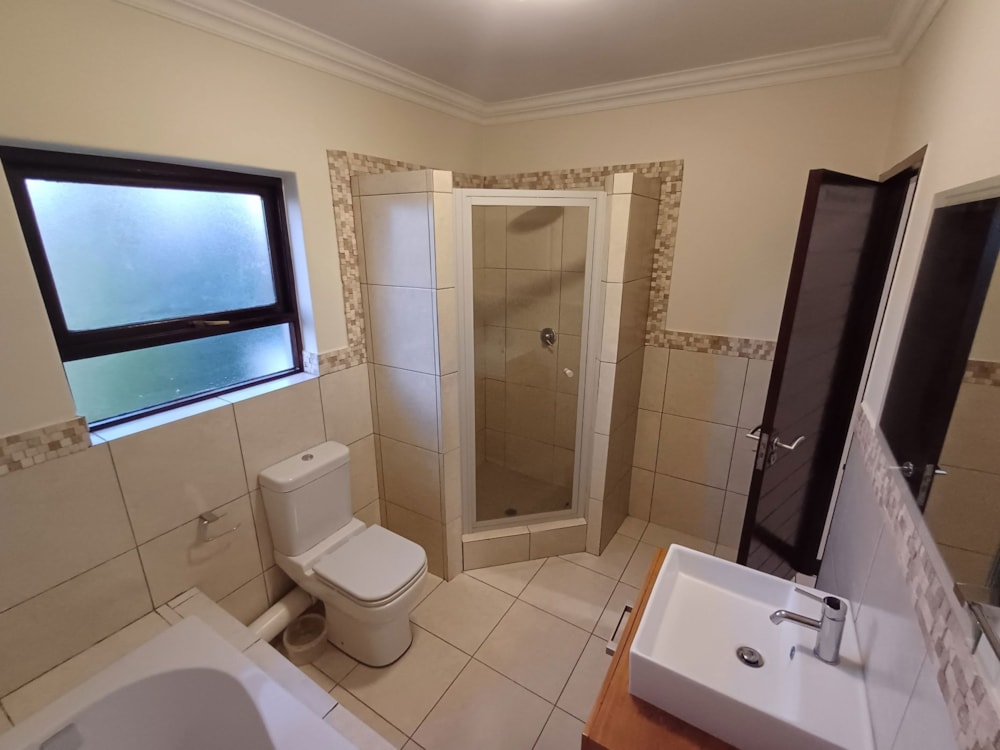 Golf estate house let in Blue Valley Golf Estate - CNL1682991 Golf estate house let in Blue Valley Golf Estate - CNL1682991