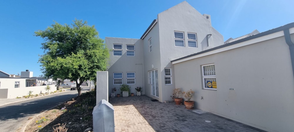 House for sale in Country Club - LA1633464