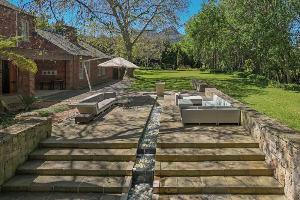 Lifestyle property for sale in Stellenbosch Farms - ST1633216 Lifestyle property for sale in Stellenbosch Farms - ST1633216