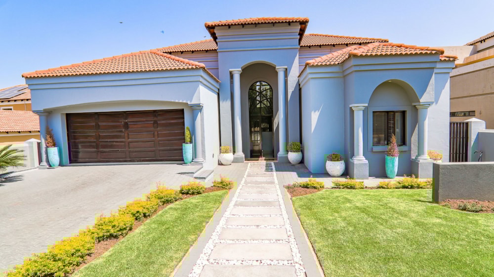 Golf estate house for sale in Blue Valley Golf Estate - CN1632070 Golf estate house for sale in Blue Valley Golf Estate - CN1632070