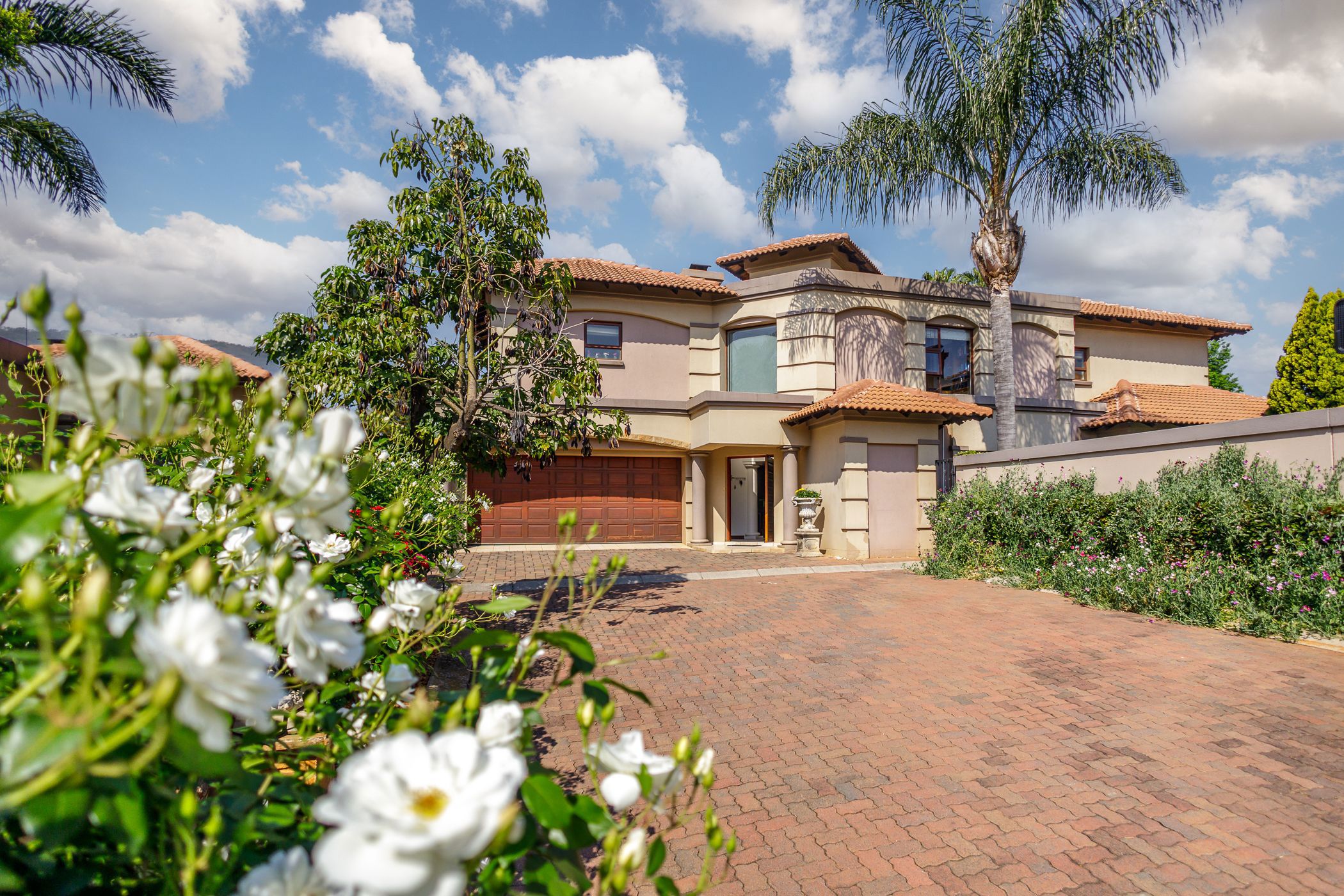 Double-storey cluster sold in Bedfordview - BED1632467