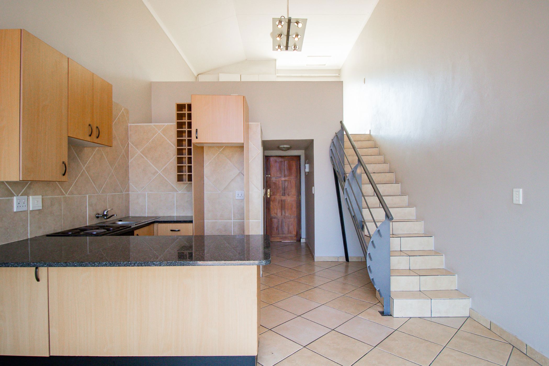 Bachelor apartment for sale in Mulbarton - 1GV1631438