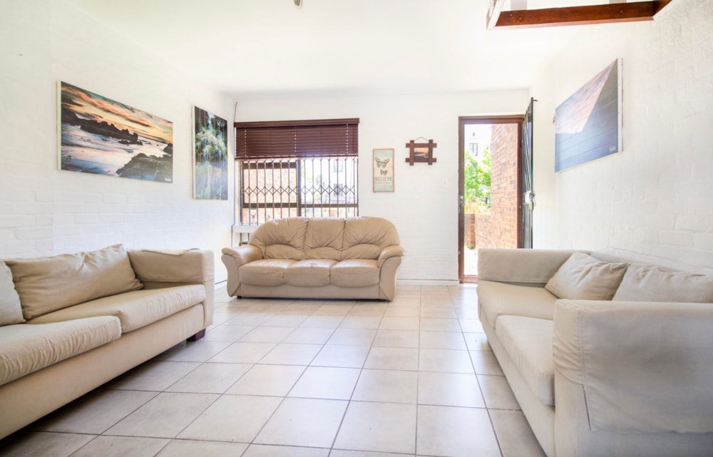 Double-storey apartment for sale in Stellenbosch - ST1722668 Double-storey apartment for sale in Stellenbosch - ST1722668