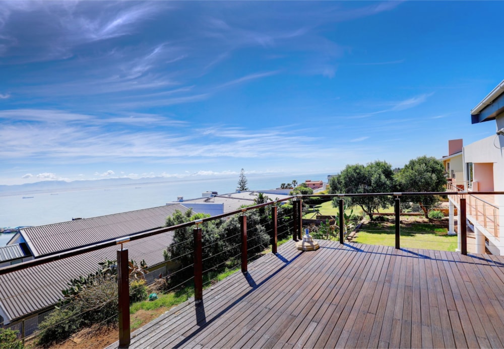 Double-storey house for sale in Mossel Bay Central - 1MB1630498 Double-storey house for sale in Mossel Bay Central - 1MB1630498