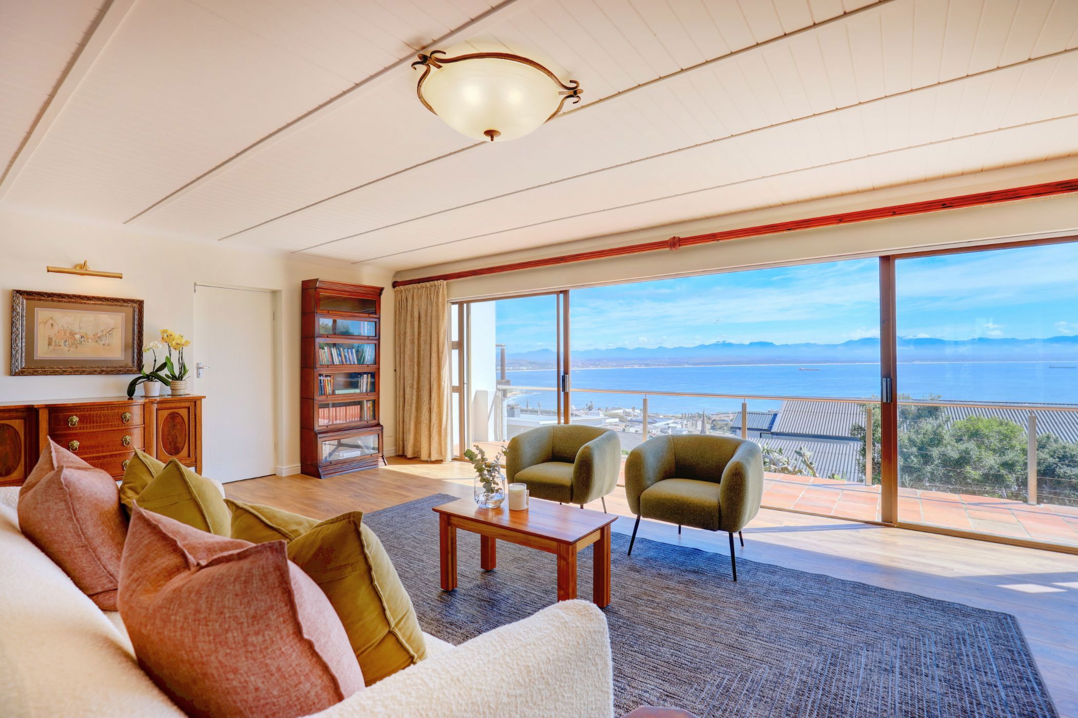 Double-storey house for sale in Mossel Bay Central - 1MB1630498