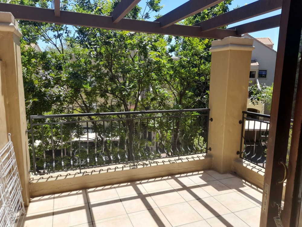 Apartment to rent in Lonehill - FYL1718812 Apartment to rent in Lonehill - FYL1718812