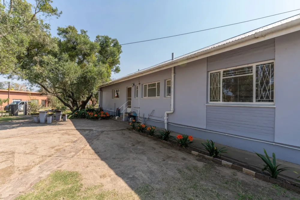 Single-storey house for sale in Bedford - 1GC1590338