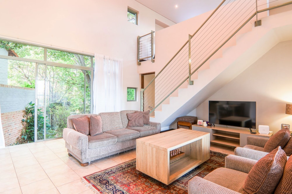 House sold in Country Lane Estate - CN1626194