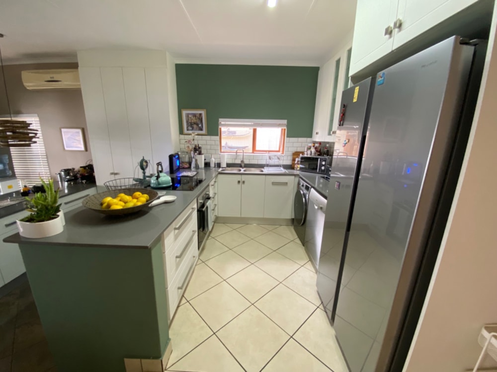 Security complex home for sale in Bronkhorstbaai - PRN1635615 Security complex home for sale in Bronkhorstbaai - PRN1635615