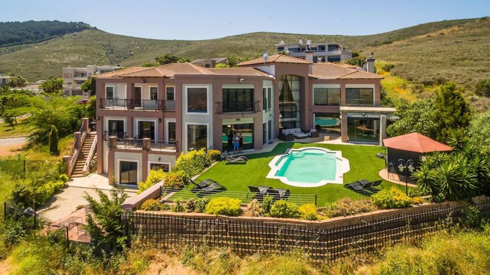 Multi-storey house for sale in Plattekloof - 1PLA1638901 Multi-storey house for sale in Plattekloof - 1PLA1638901